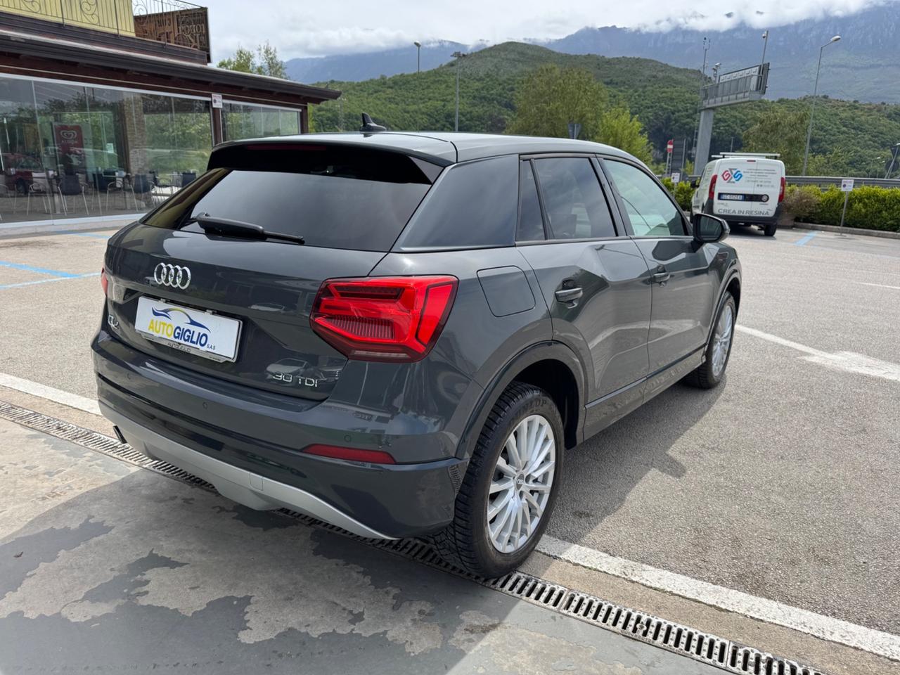 Audi Q2 30 TDI S tronic Identity Black