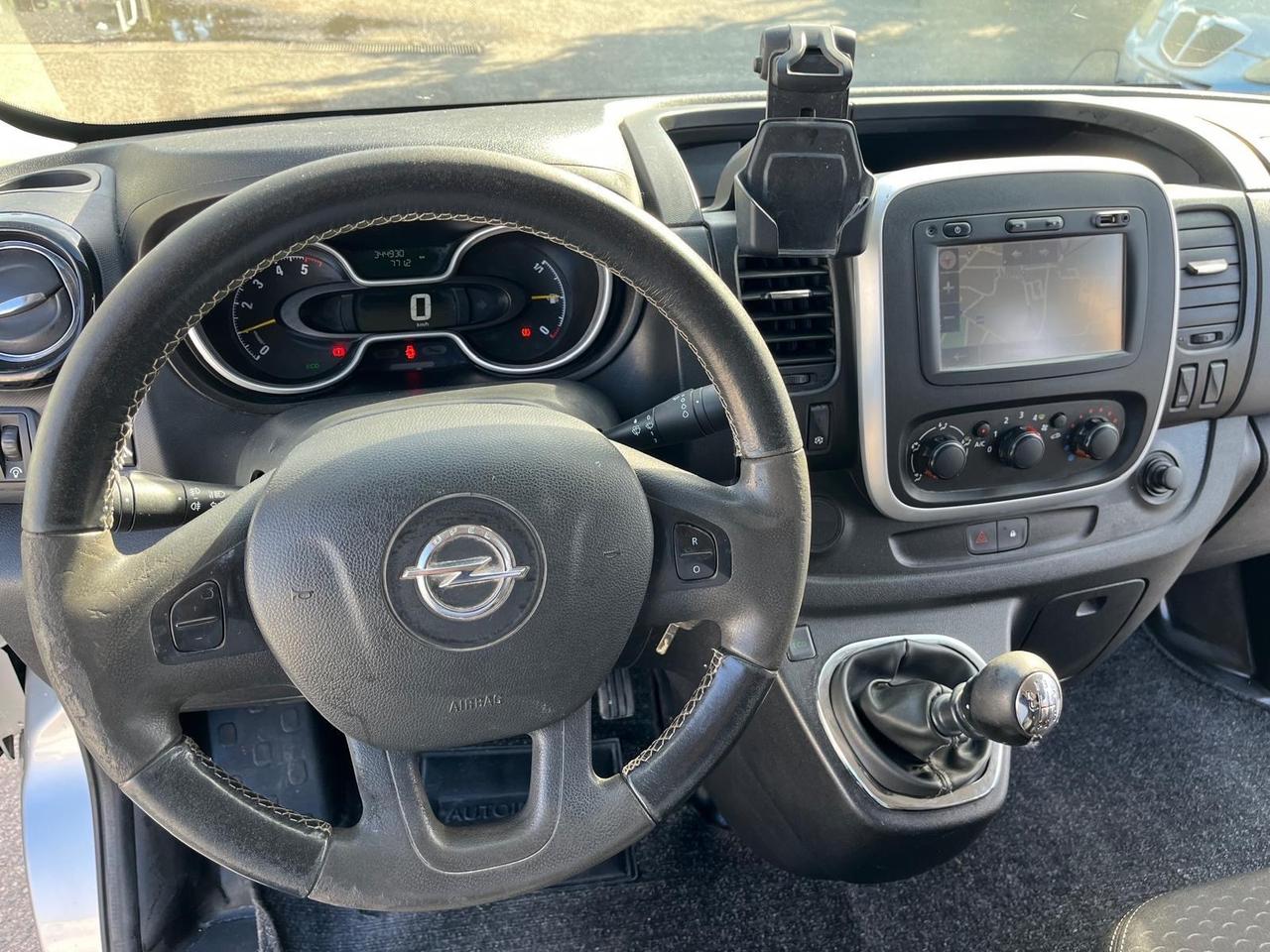 Opel vivaro combi/9 posti-1.6 bit.d-2015