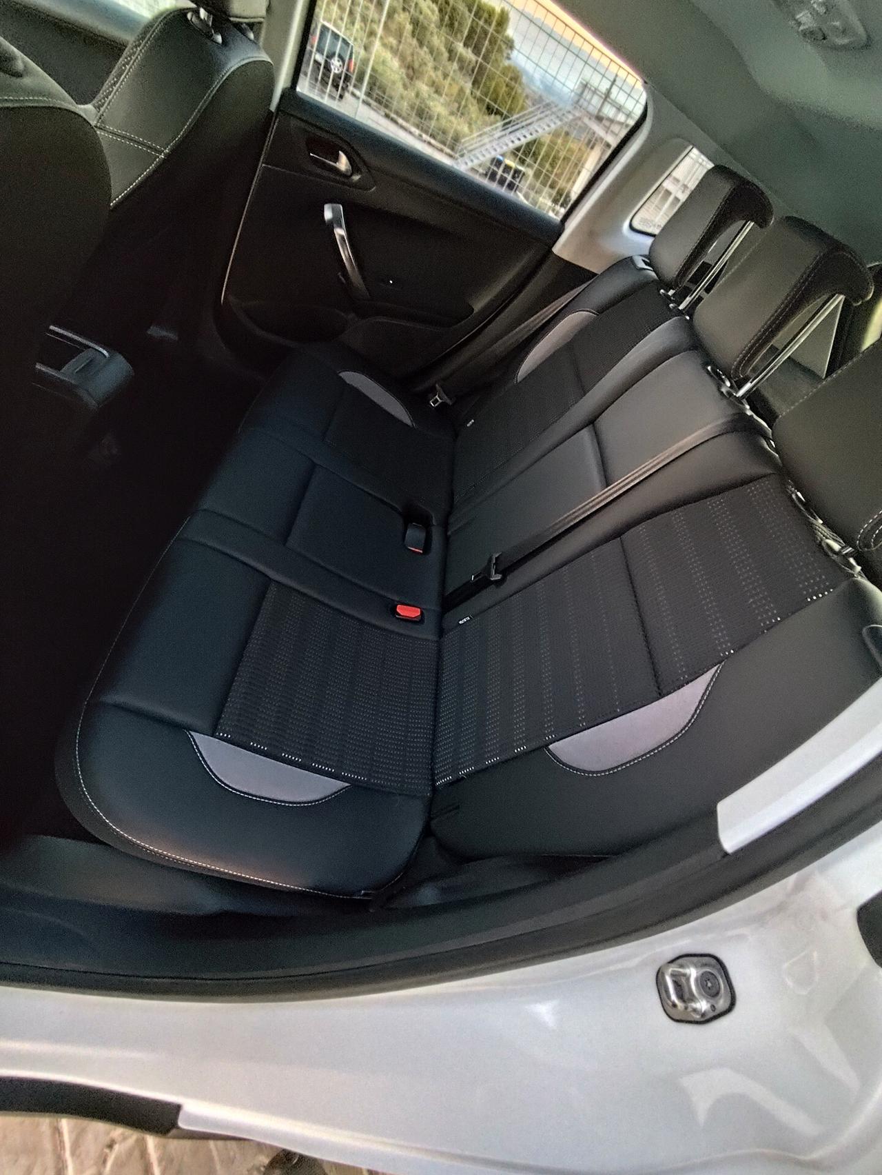 Peugeot 2008 BlueHDi 100 Allure