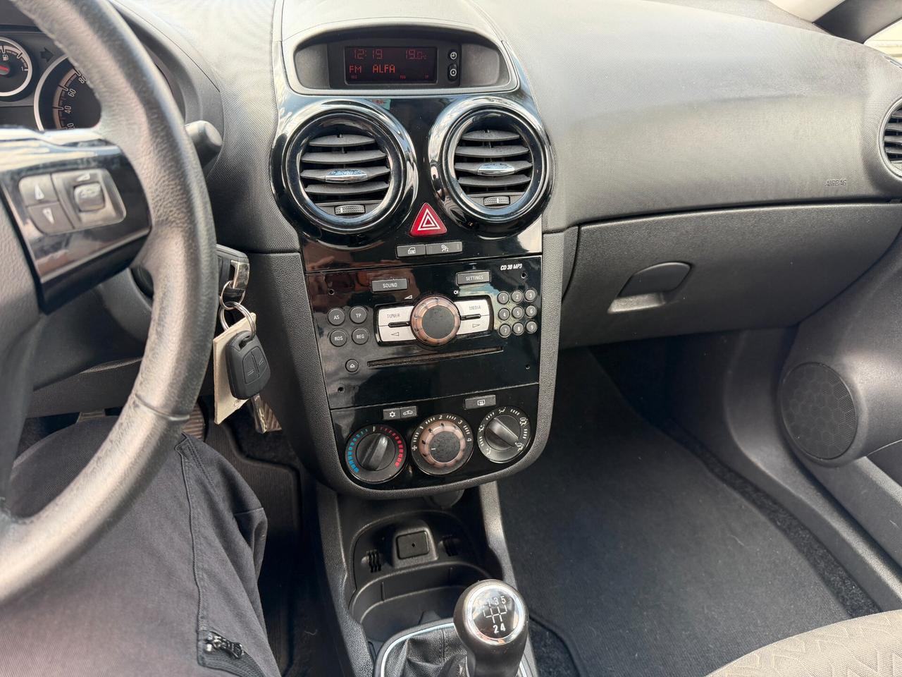 OPEL CORSA ANNO 2013 1.3 DIESEL 75 CV