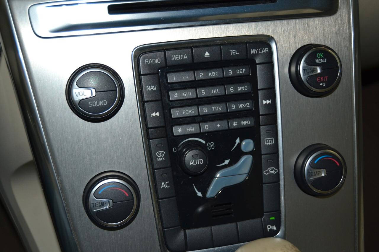 Volvo XC60 2.0 D3 Momentum KMDOC/Fatture/Tagliandi