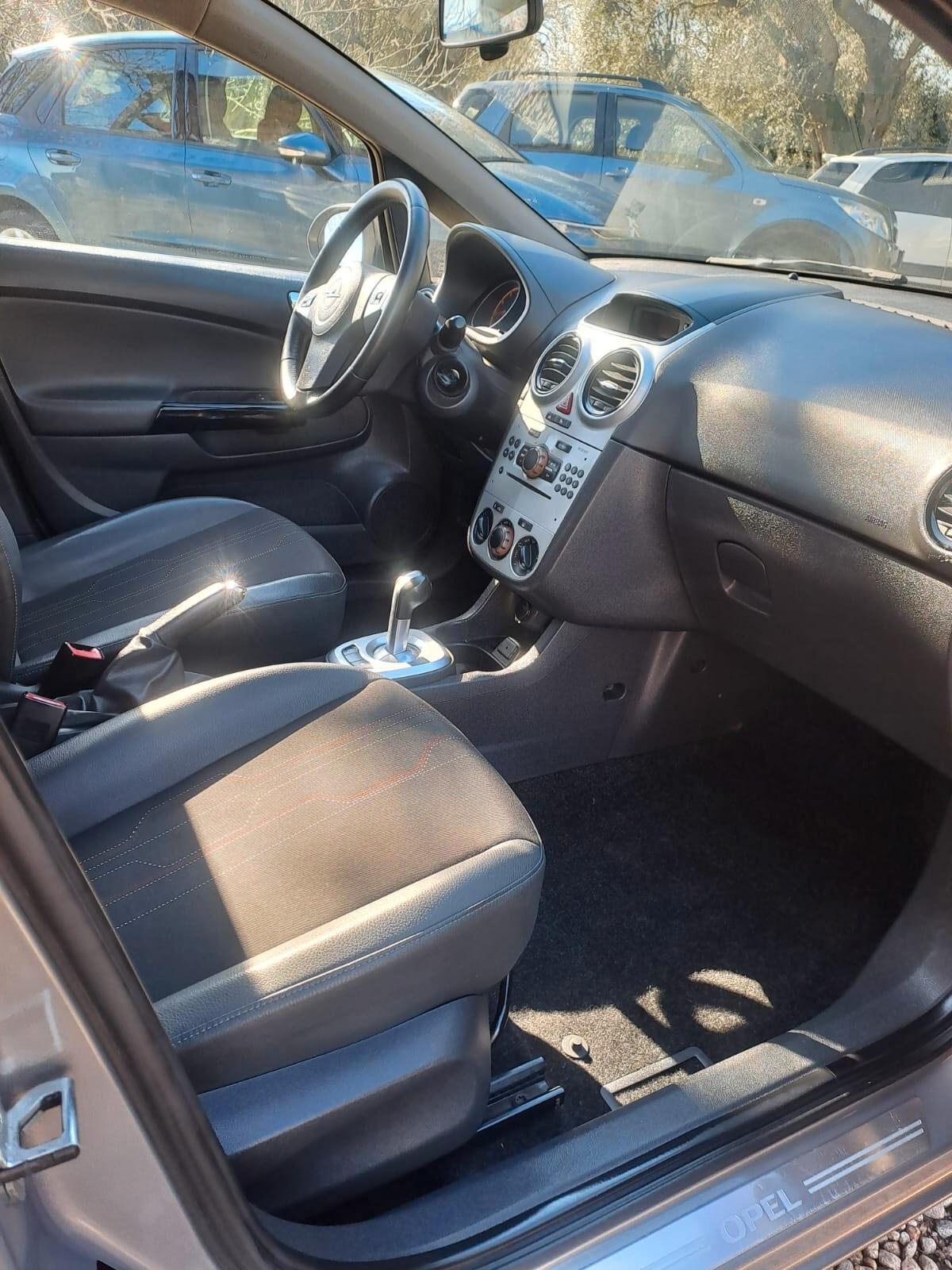 Opel Corsa 1.2 5 porte Elective cambio aut.