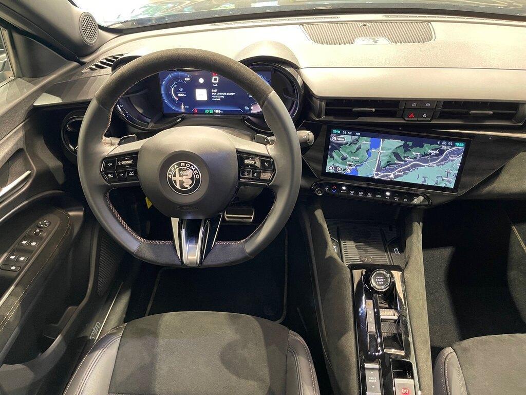 Alfa Romeo Junior 1.2 ibrida Q4 Intensa 145cv edct6