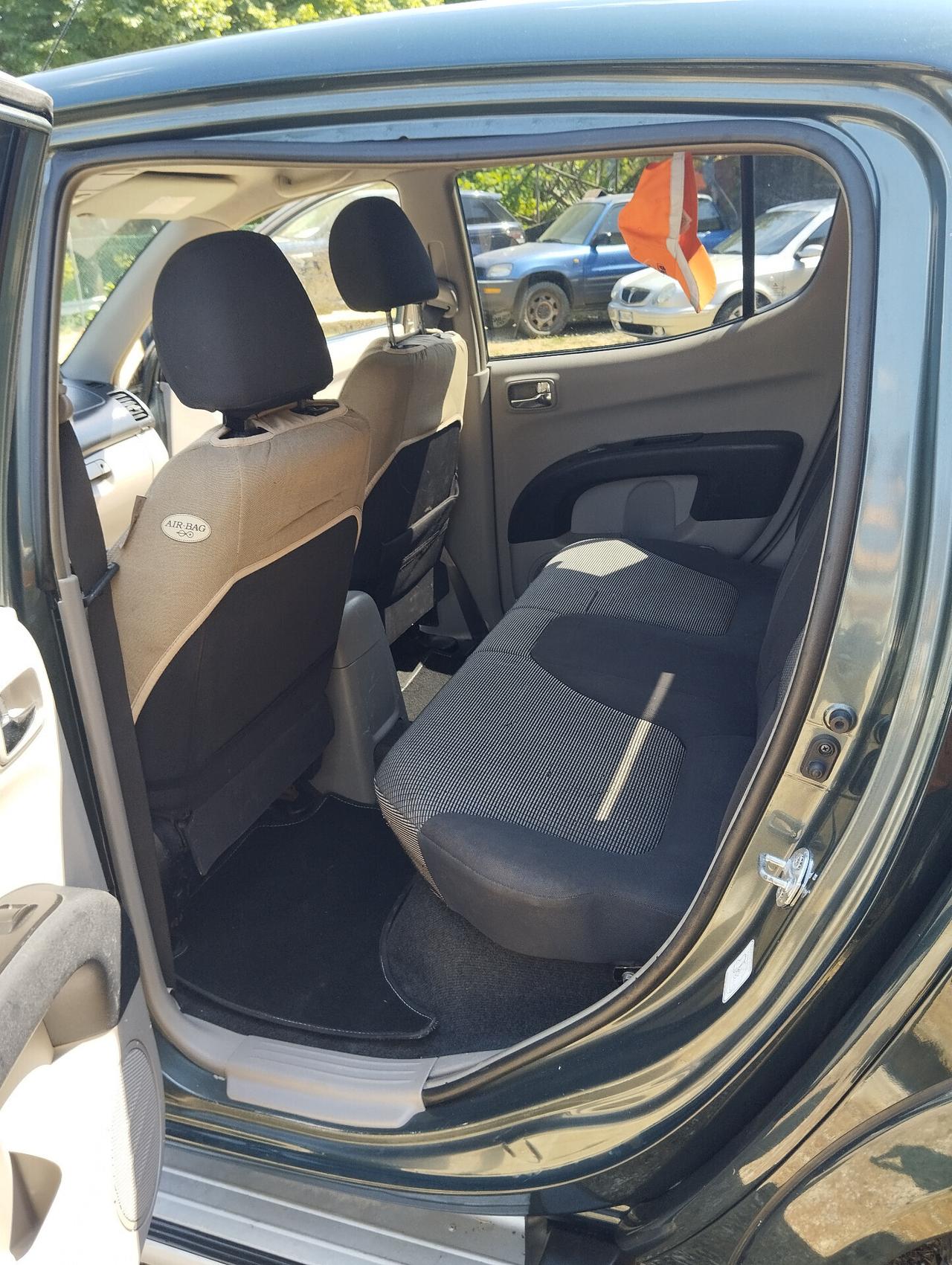 Mitsubishi L200 2.5 DI-D/136CV Double Cab Intense