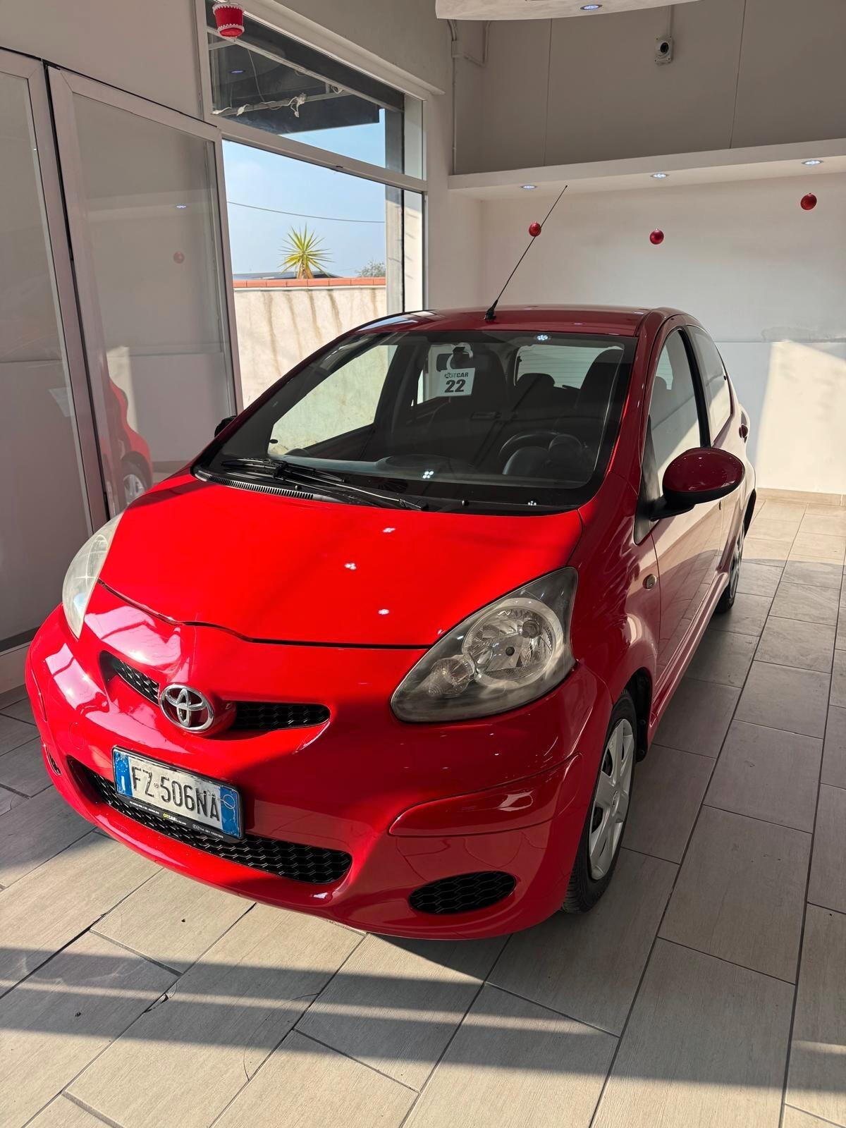 Toyota Aygo 1.0 12V VVT-i 5 porte Now Connect