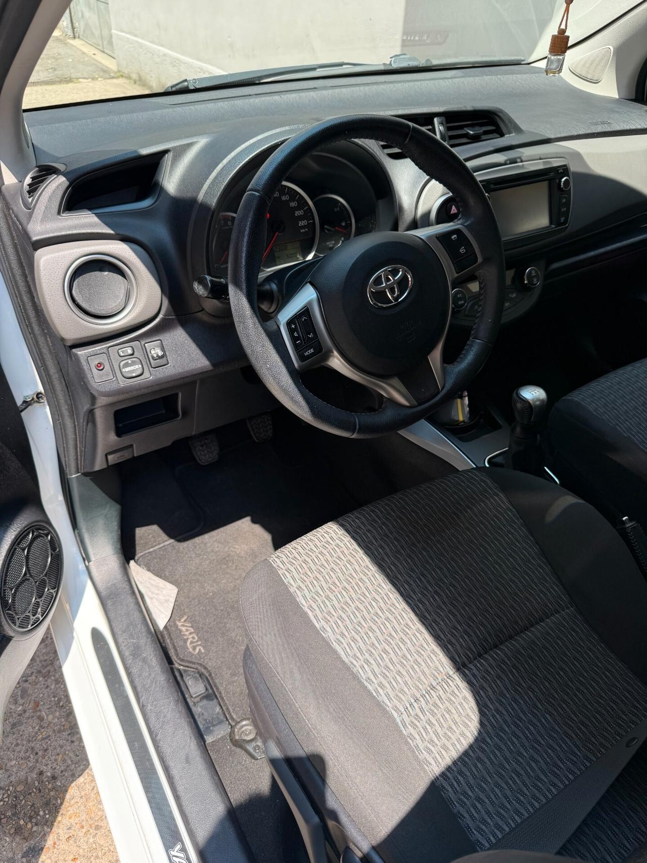 Toyota Yaris 1.0 5 porte Active