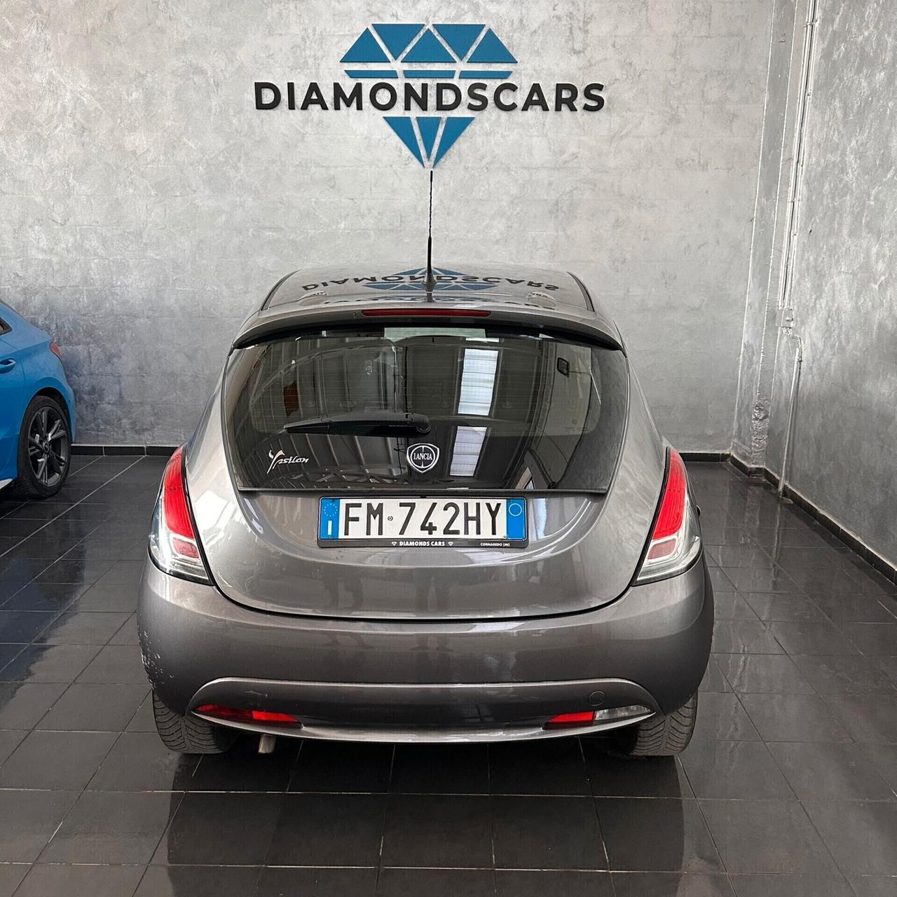 Lancia Ypsilon 1.2 69 CV 5 porte Silver