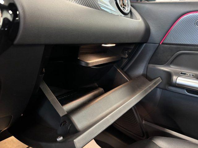 MERCEDES-BENZ GLA 180 d AMG Premium Automatico