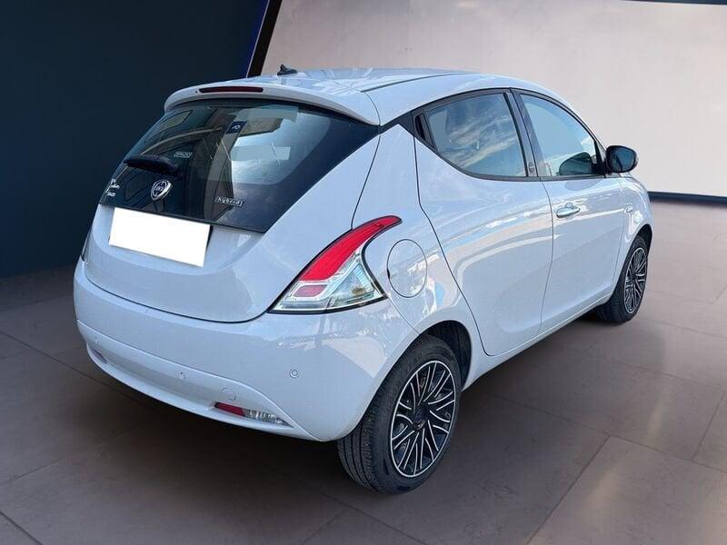 Lancia Ypsilon III 2015 1.0 hybrid Gold s&s 70cv