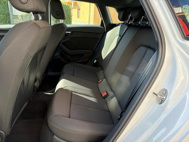 Audi A3 Sportback 30 2.0 tdi Business LED-NAVI-CAM-16"
