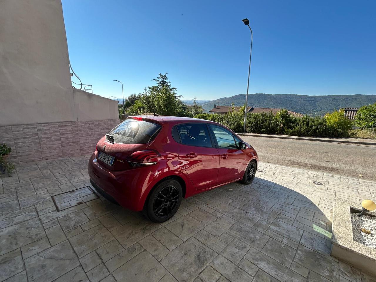 Peugeot 208 BlueHDi 75 5 porte Black Line 2