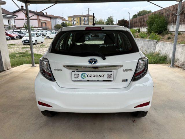 TOYOTA Yaris 1.5 Hybrid 5 porte AUTOMATICA OK NEOPATENTATI