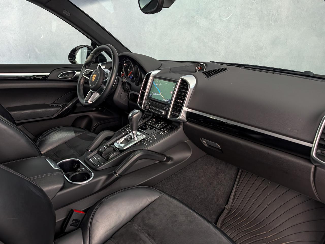 Porsche 3.0 Tiptronic Platinum Edition