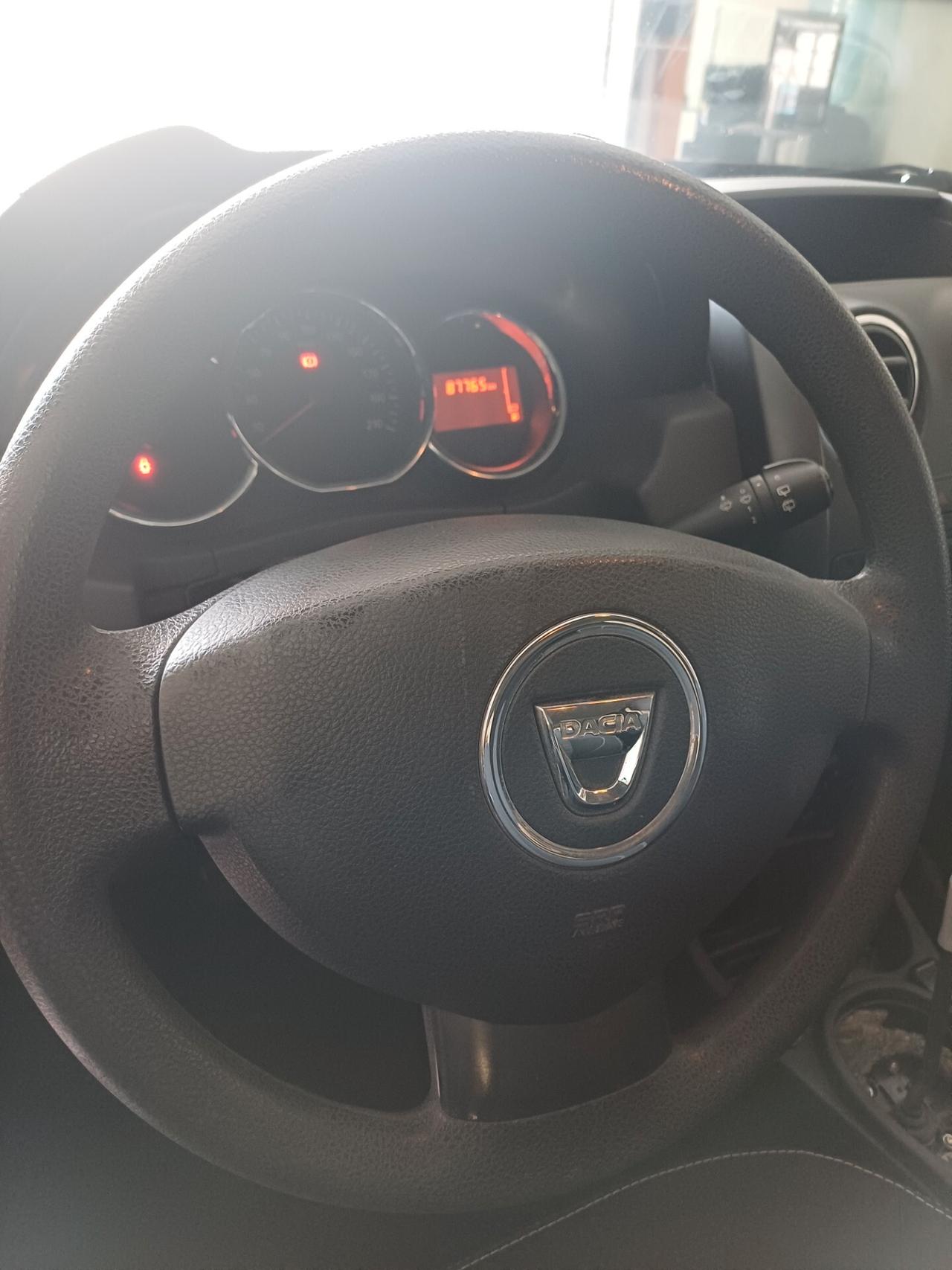 Dacia Duster 1.6 Laureate 4×2 GPL