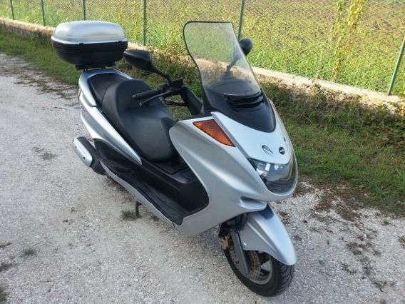 MBK SKYLINER 250 con Bauletto