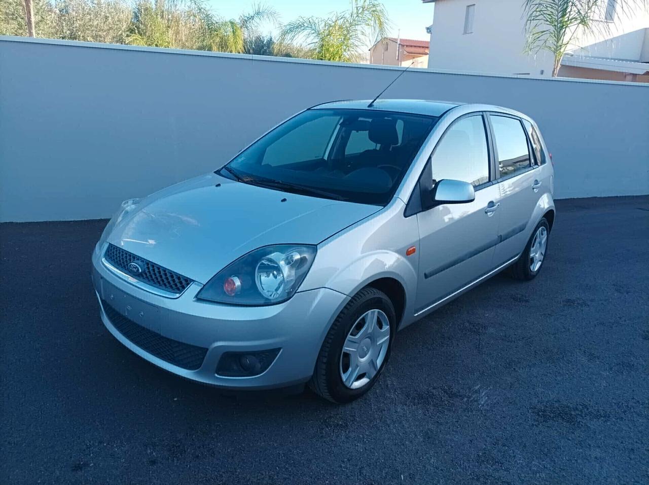 Ford Fiesta 1.4 TDCi 5p. Ghia