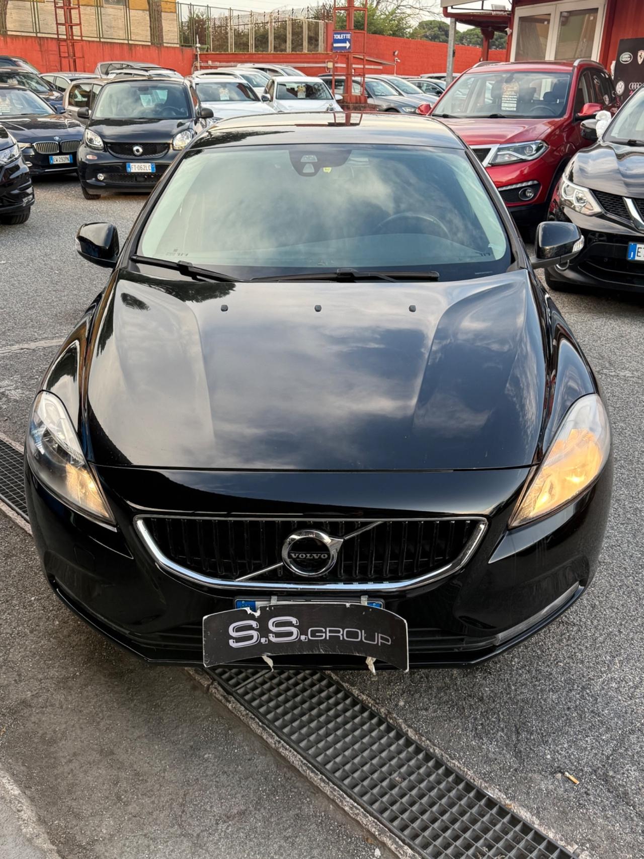 V40 D4 Momentum-unipro-rate-E6