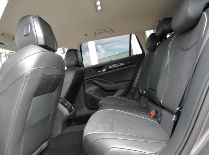 Volkswagen Passat Variant ELEGANCE 1.5 ETSI 110KW