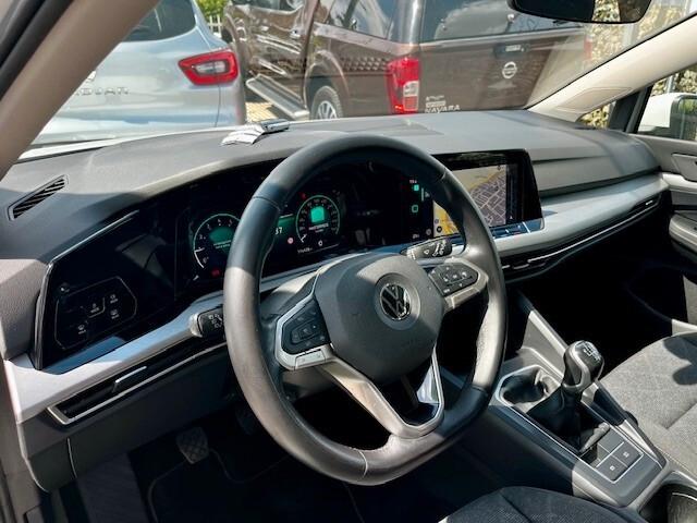 Volkswagen Golf VIII 1.0 tsi evo Life 110cv "FULL LED/NAVI/TELEKAMERA/PDC