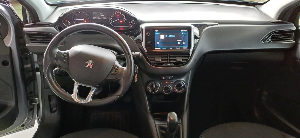 Peugeot 208 PureTech 82 Stop&Start Signature
