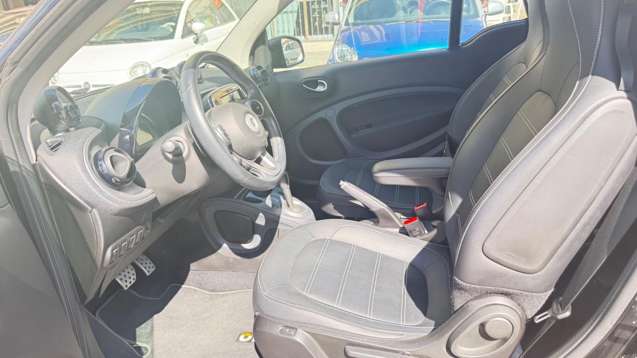 Smart ForTwo BRABUS 0.9 Turbo twinamic LED NAVI KAMERA PDC BLUETOOTH CERCHI 17