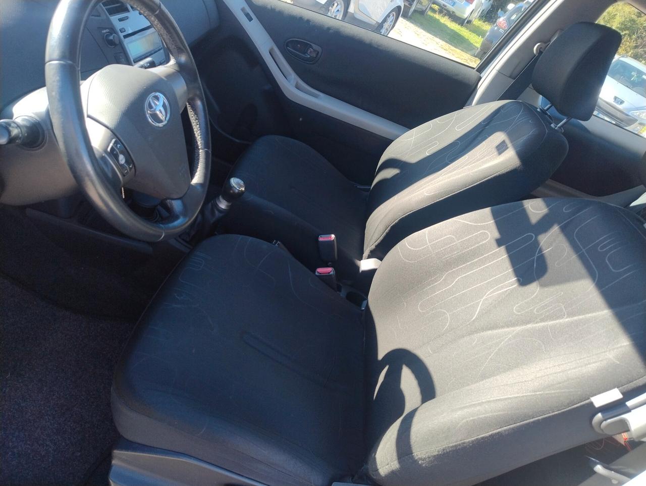 Toyota Yaris 1.0 3 porte Sol