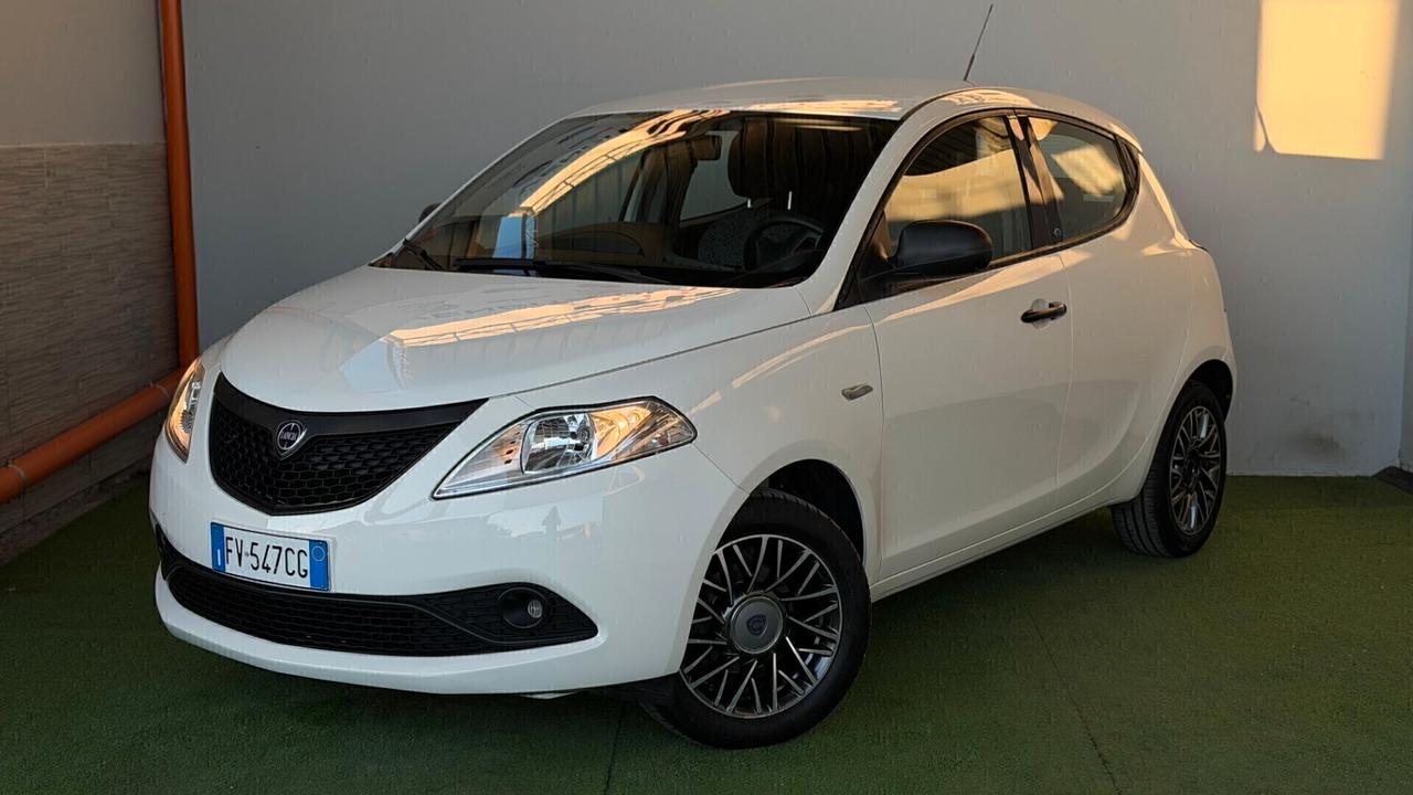 Lancia Ypsilon 1.2 69 CV 5 porte S&S Elefantino Blu