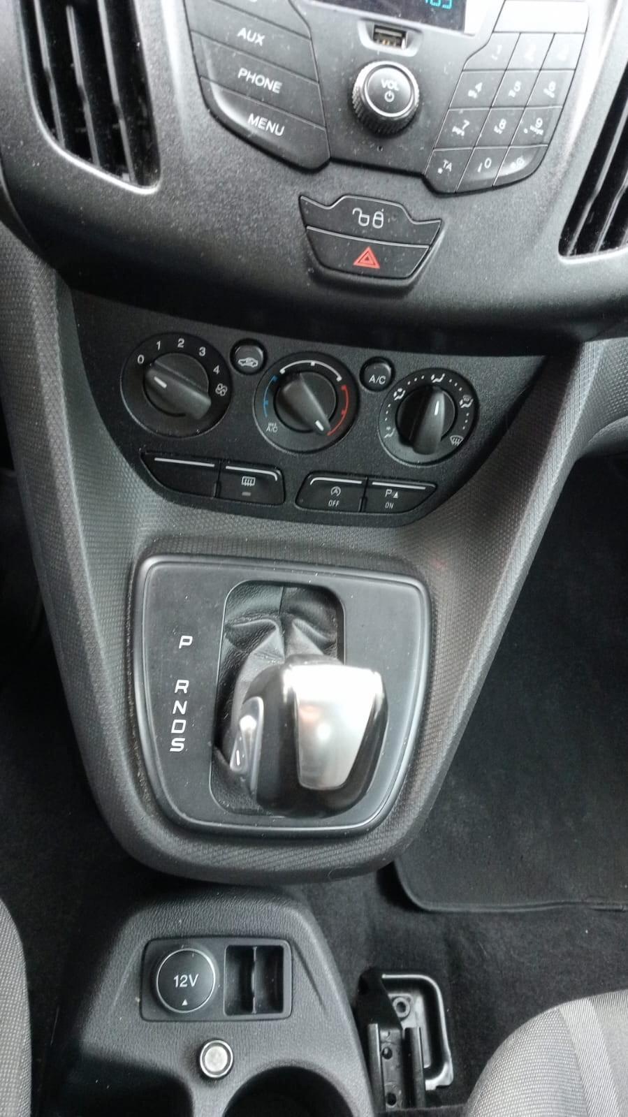 Ford Tourneo Connect Pianale ribassato con rampa disabili in carrozzina