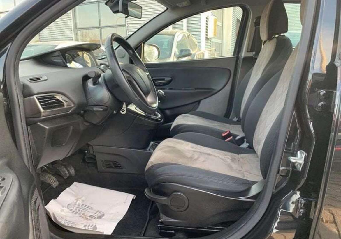 Lancia Ypsilon 0.9 TwinAir 85 CV Metano Ecochic Platinum *PROMO*