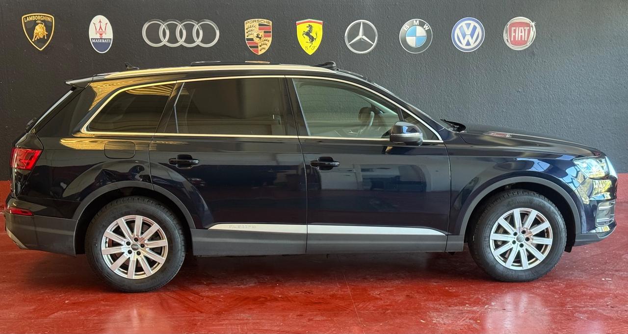 Audi Q7 3.0 TDI 7 POSTI GANCIO TRAINO TETTUCCIO