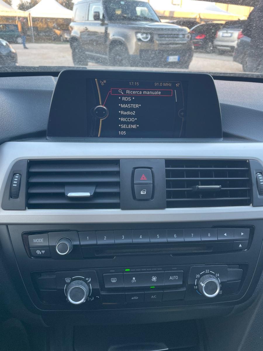 BMW - Serie 3 - 320d Luxury