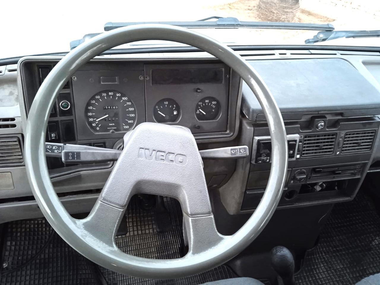 Iveco Daily 35.8 2.5 Diesel PL Cab. Classic