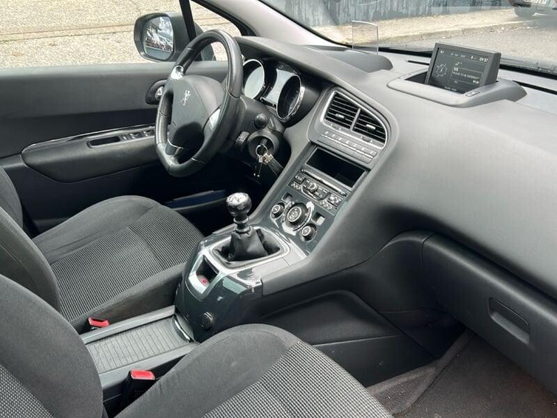 Peugeot 5008 5008 1.6 HDi 115CV Allure