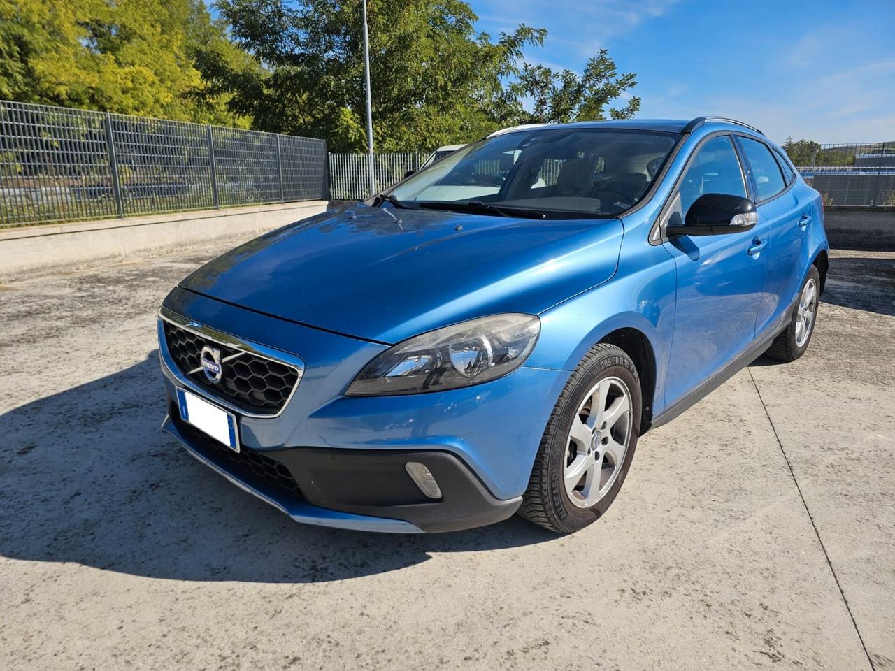 Volvo V40 Cross Country D4 Kinetic + tetto panorama