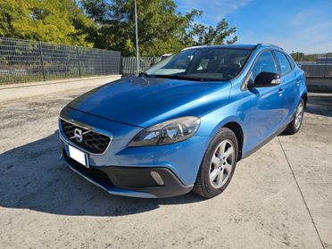 Volvo V40 Cross Country D4 Kinetic + tetto panorama