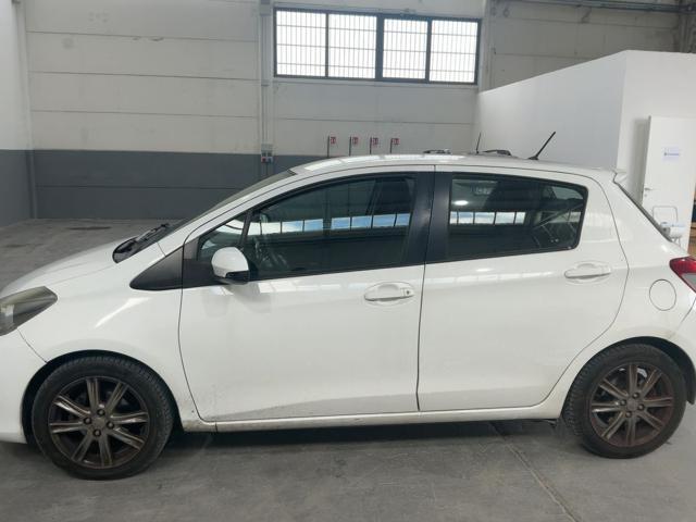 TOYOTA Yaris 1.4 D-4D 5p Active CAMBIO AUTOMATICO
