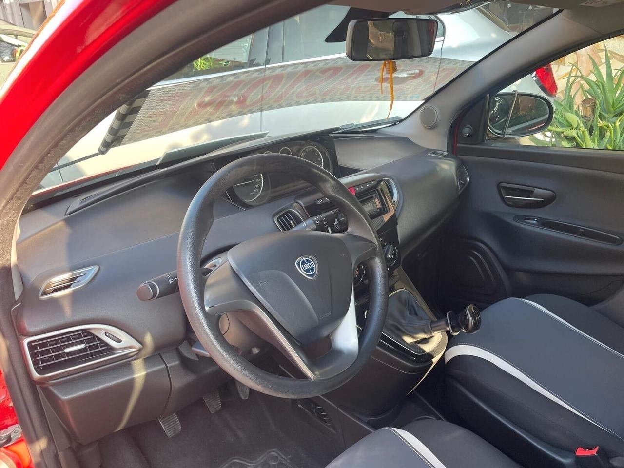 Lancia Ypsilon 1.2 69 CV 5 porte GPL Ecochic Silver