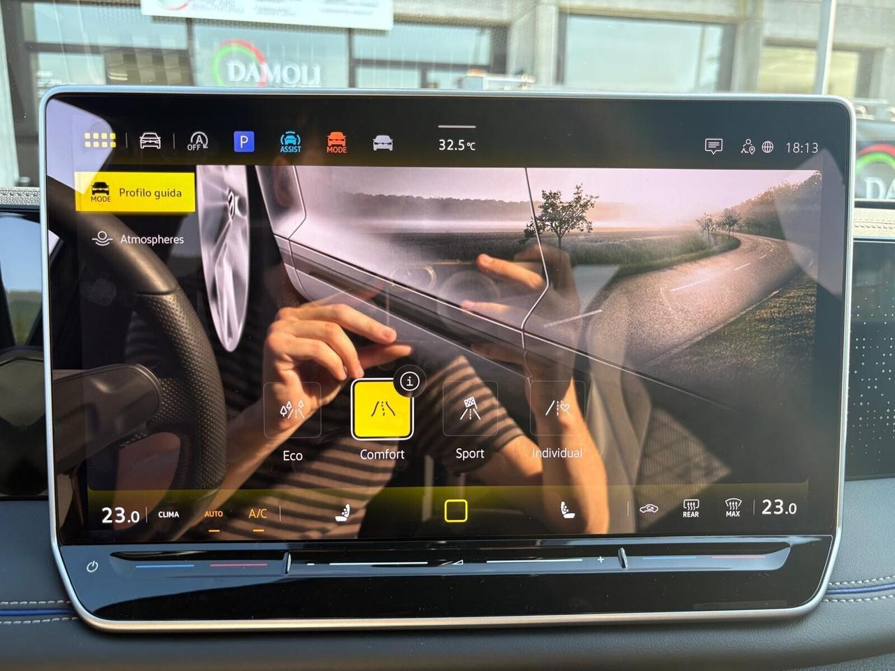 Volkswagen Tiguan VOLKSWAGEN TIGUAN 2.0 TDi R-LINE