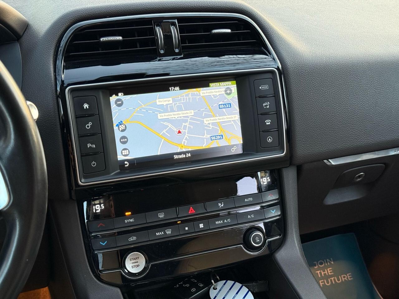 Jaguar F-Pace 2.0 R-Sport AWD 180 HP