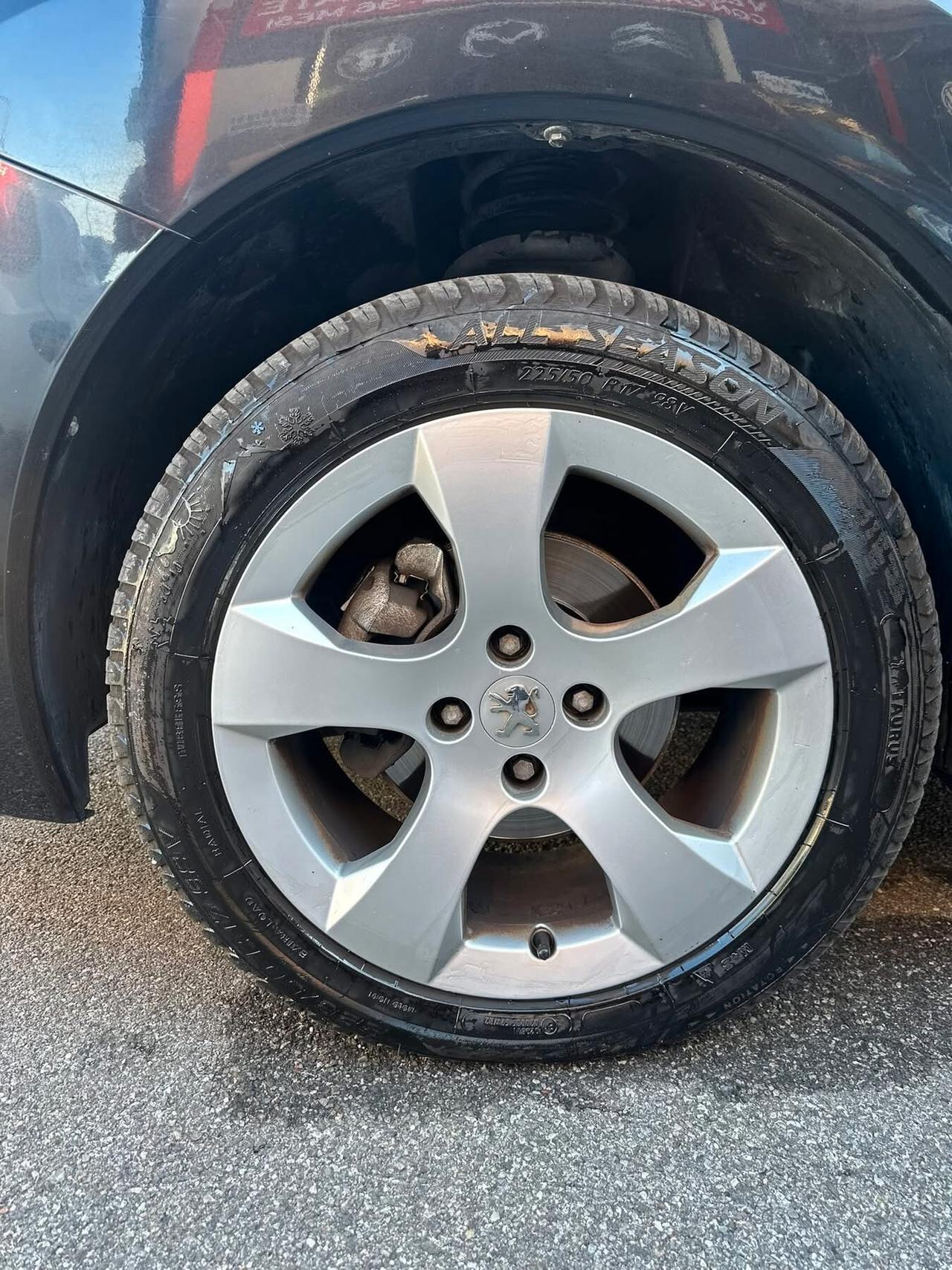 Peugeot 3008 1.6 HDi 110CV AUTOMATICA Premium NEOPATENTATI