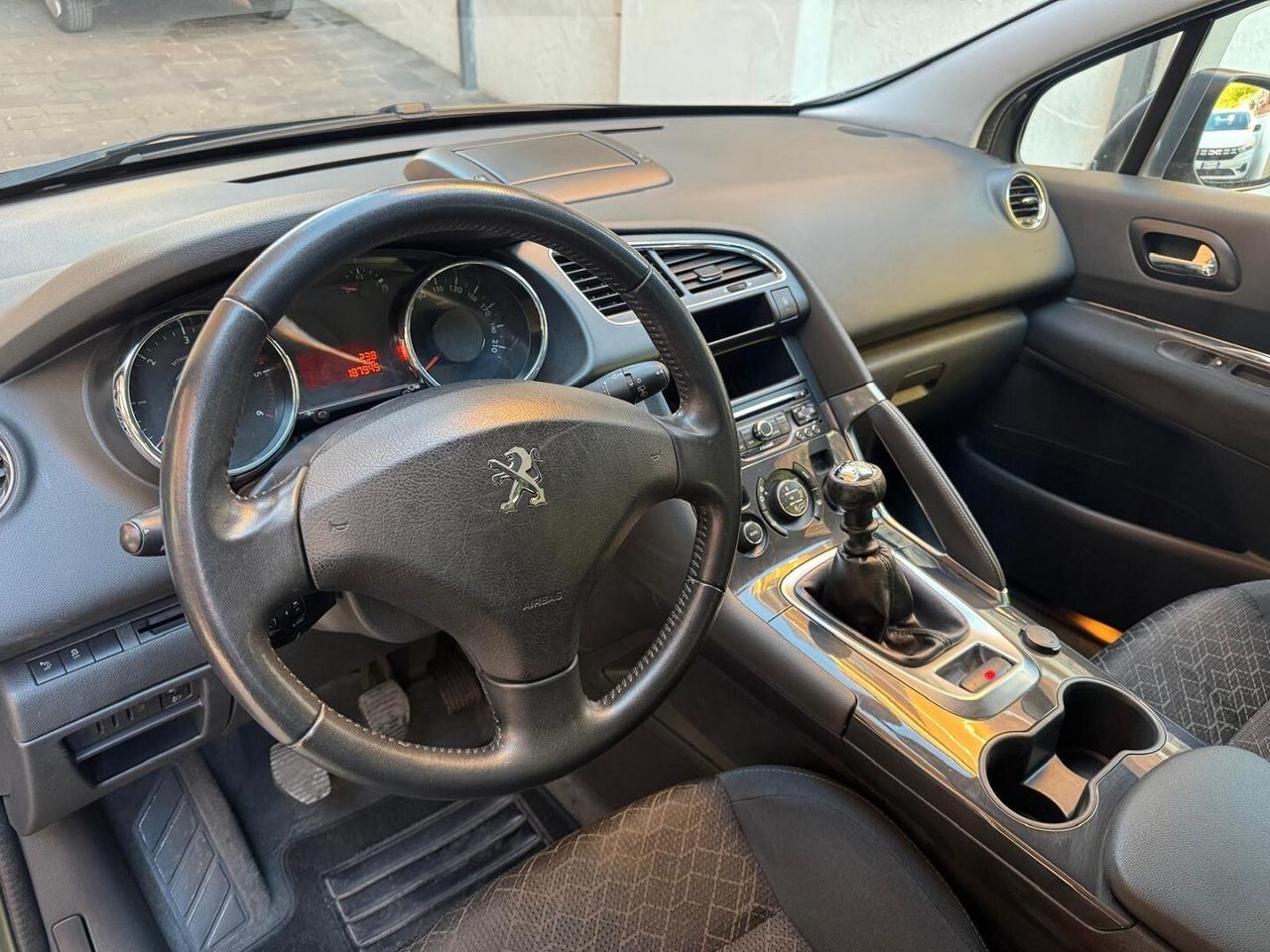PEUGEOT 3008 1.6 HDi 115CV Business