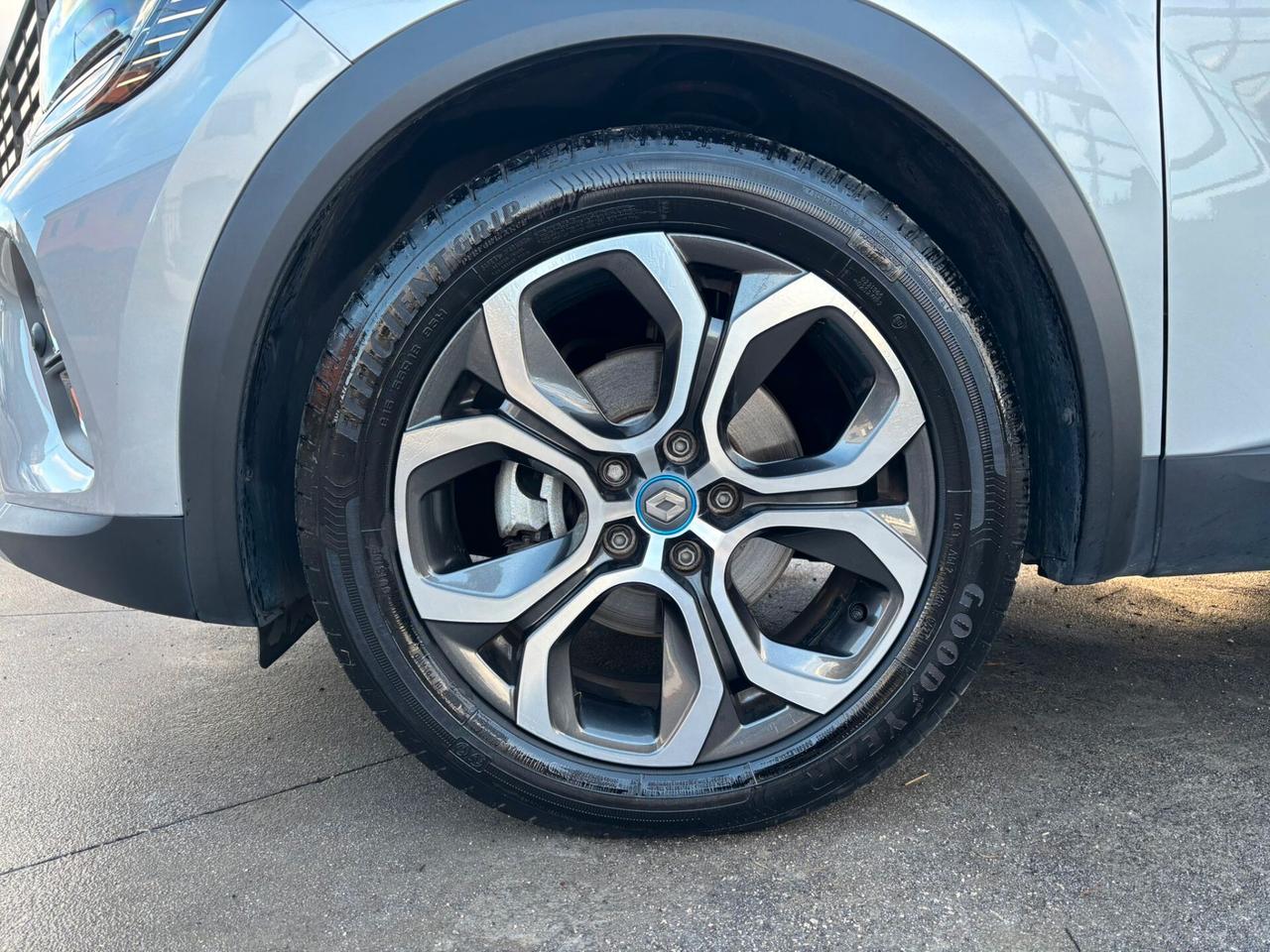 Renault Captur Plug-in Hybrid E-Tech 160 CV Initiale Paris