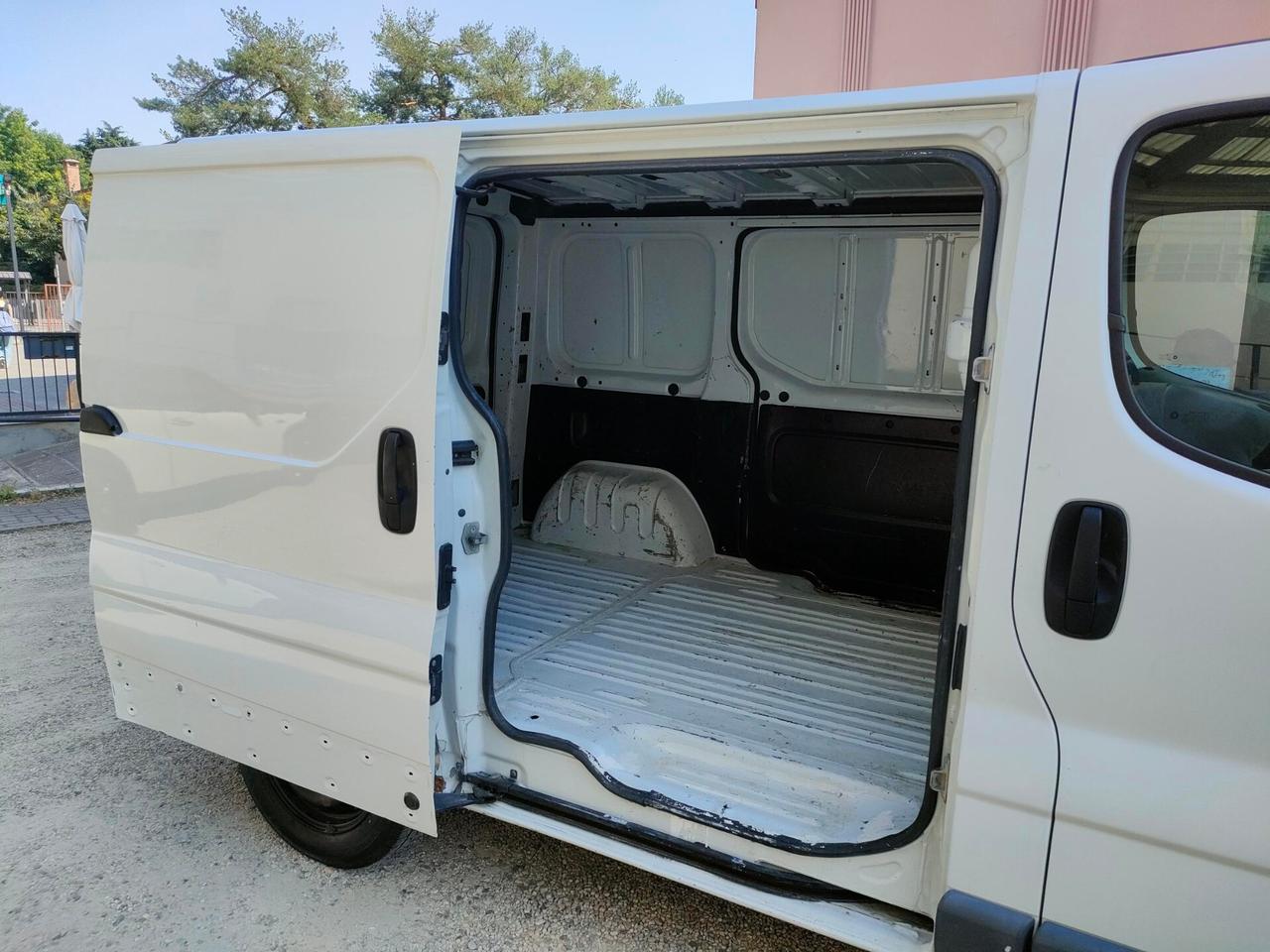 Renault Trafic 1.9 dCi IVA esclusa