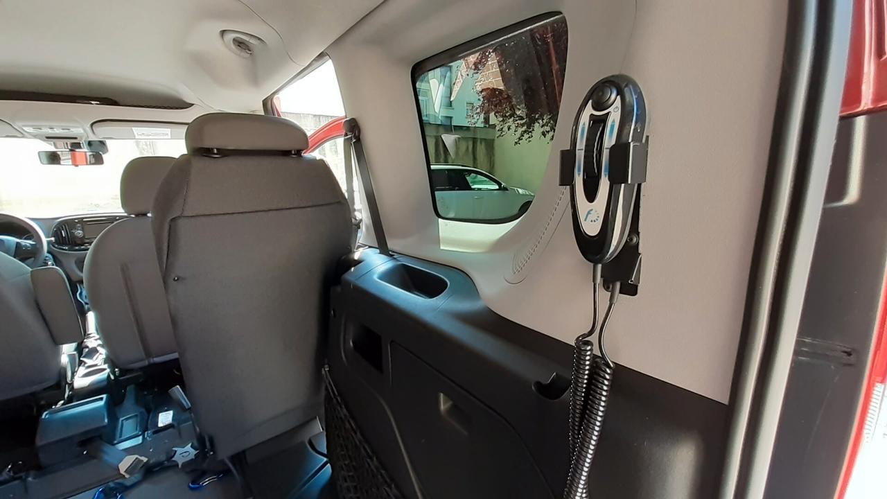 Doblo disabili pianale ribassato benzina 16.561 KM!