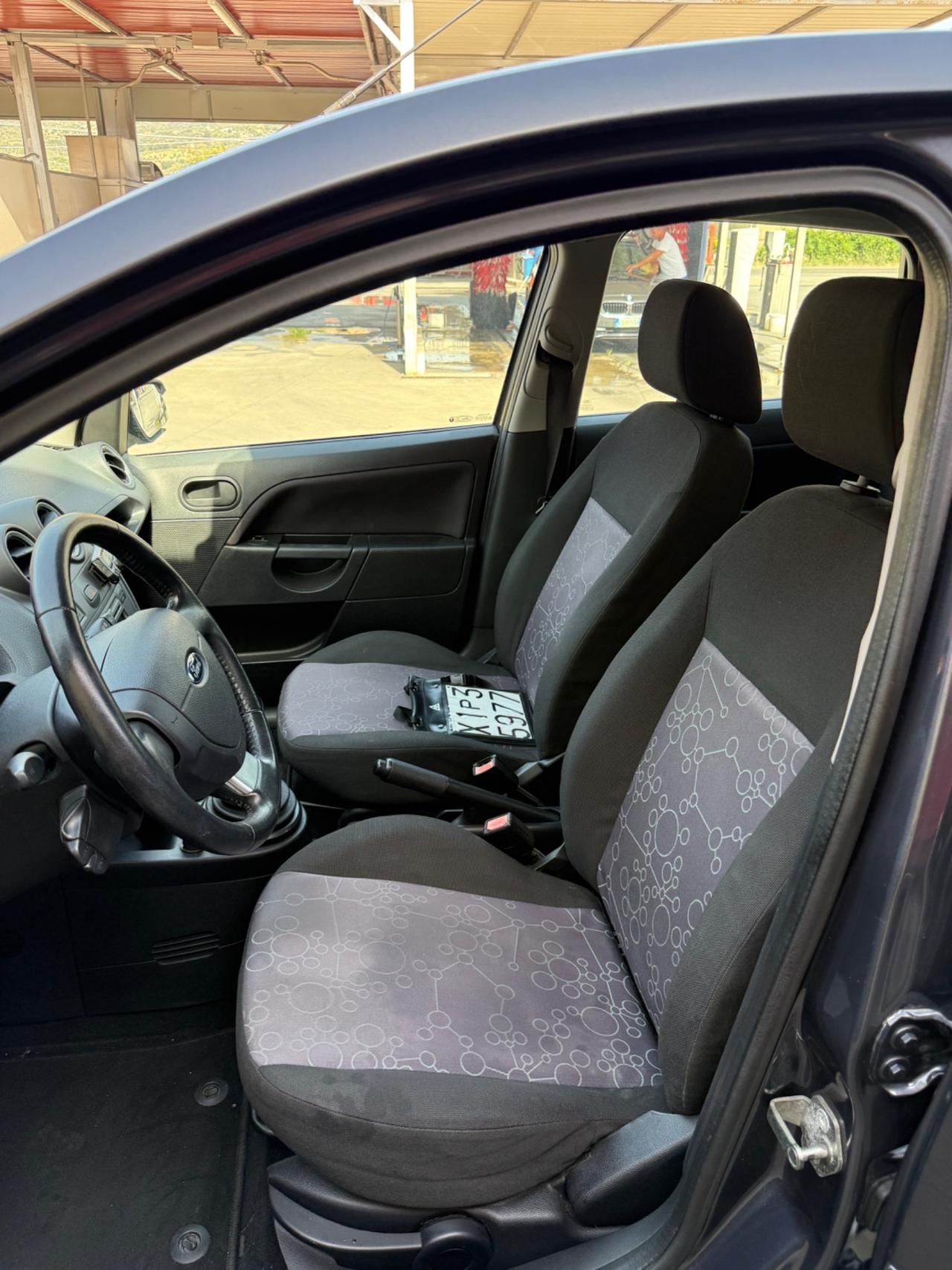 Ford Fiesta 1.4 TDCi 5p. Ghia