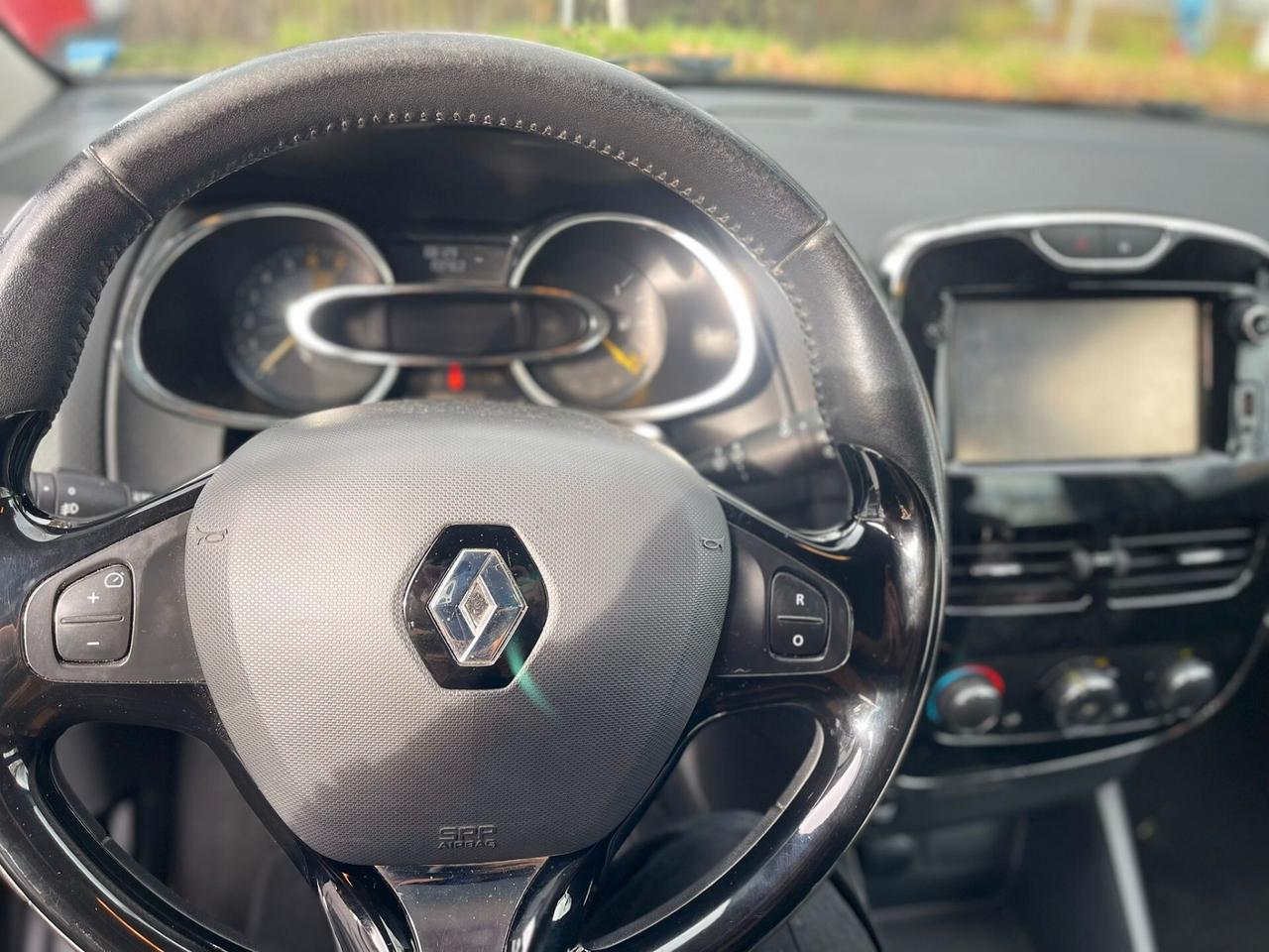 Renault Clio 1.2 75CV 5 porte Costume National