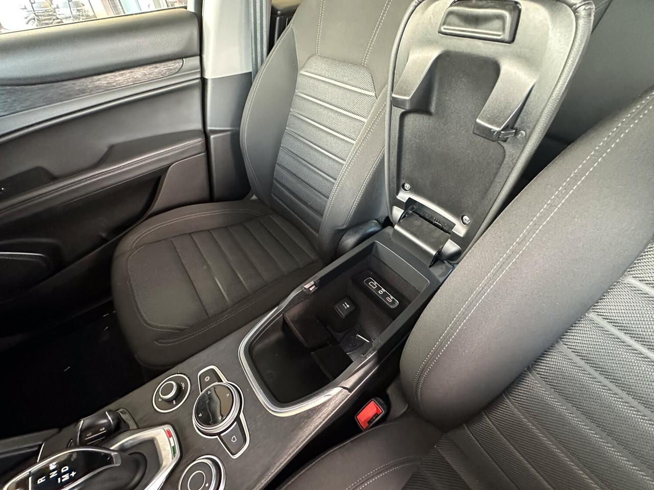Alfa Romeo Stelvio 2.2 Turbodiesel 190 CV AT8 Q4 Business