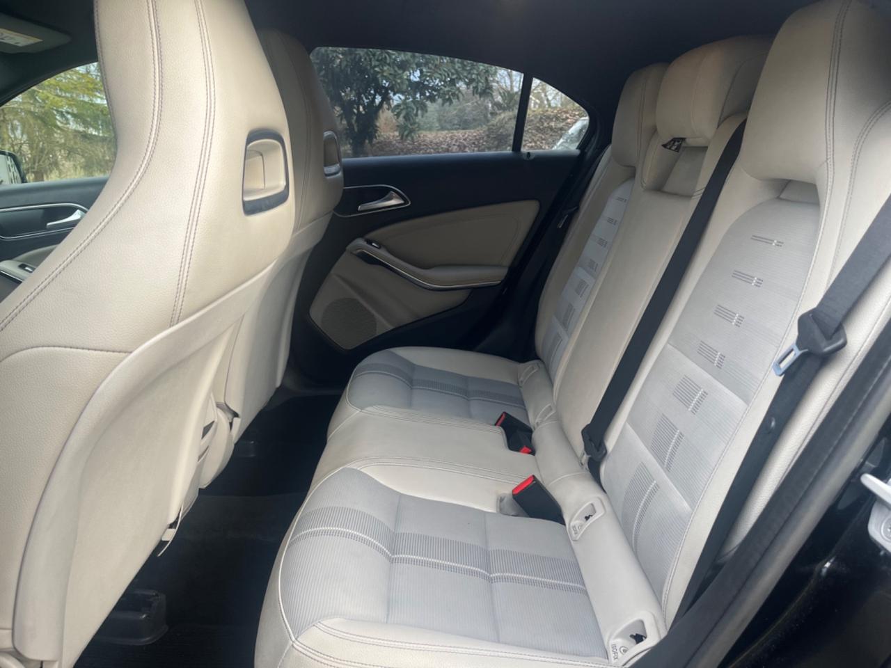 MERCEDES A 180 PREMIUM RESTYLING AUTOMATIC