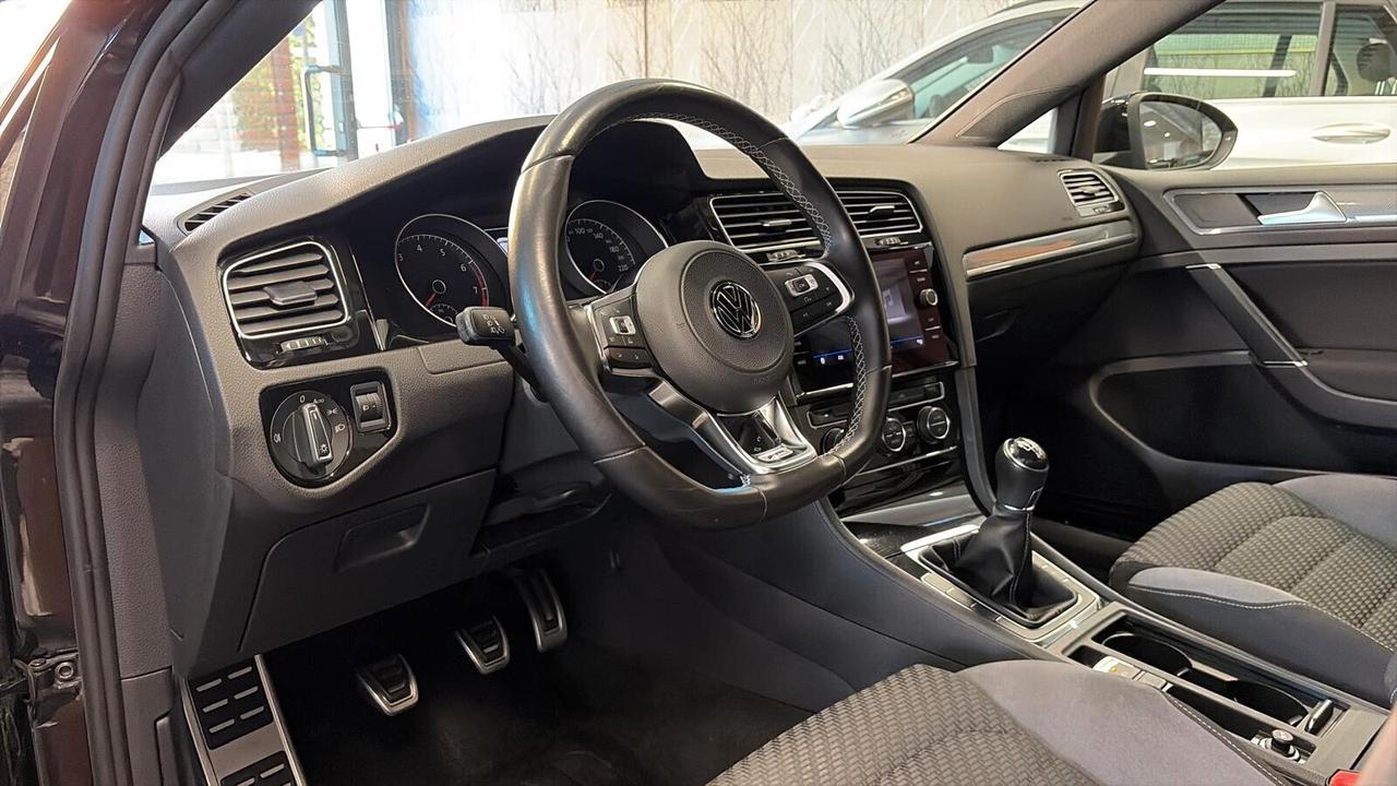 Volkswagen Golf 1.4 TSI 125 CV 5p. R-Line Highline BlueMotion Technology