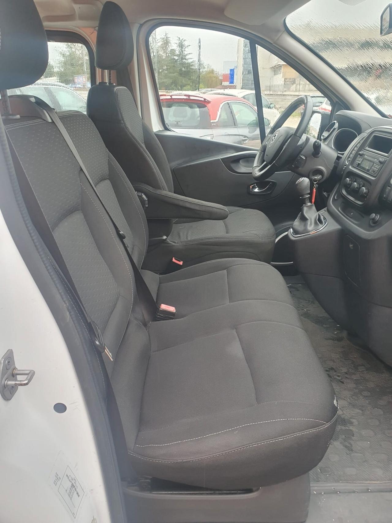 Opel Vivaro 9 posti